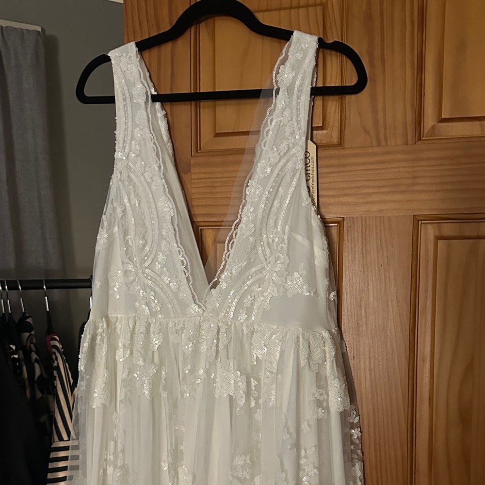 Elegant White Lace Dress
